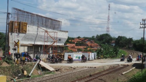 Penutupan Jalur Tegal-Purwokerto Diundur Sehari