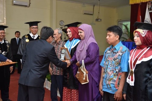 STMIK Wisuda 152 Sarjana dan Ahli Madya