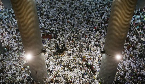 NU dan Muhammadiyah Sama, Mulai Tarawih Jumat Malam