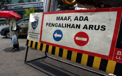 Baru Satu Girder Terpasang , Pantura Batang Masih Berpotensi Macet.