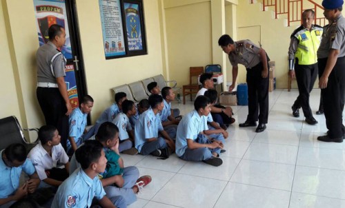Nyaris Tawuran, Dua Kelompok Pelajar SMK Diamankan Polisi