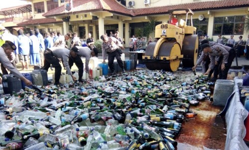 Polres Brebes Musnahkan Belasan Ribu Botol Miras