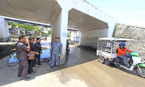 Jalur Alternatif Jalan Ki Hajar Dewantoro Rawan Banjir