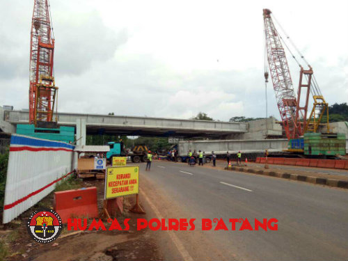 Pemasangan 12 Girder Kelar, Pantura Batang Kembali Lancar