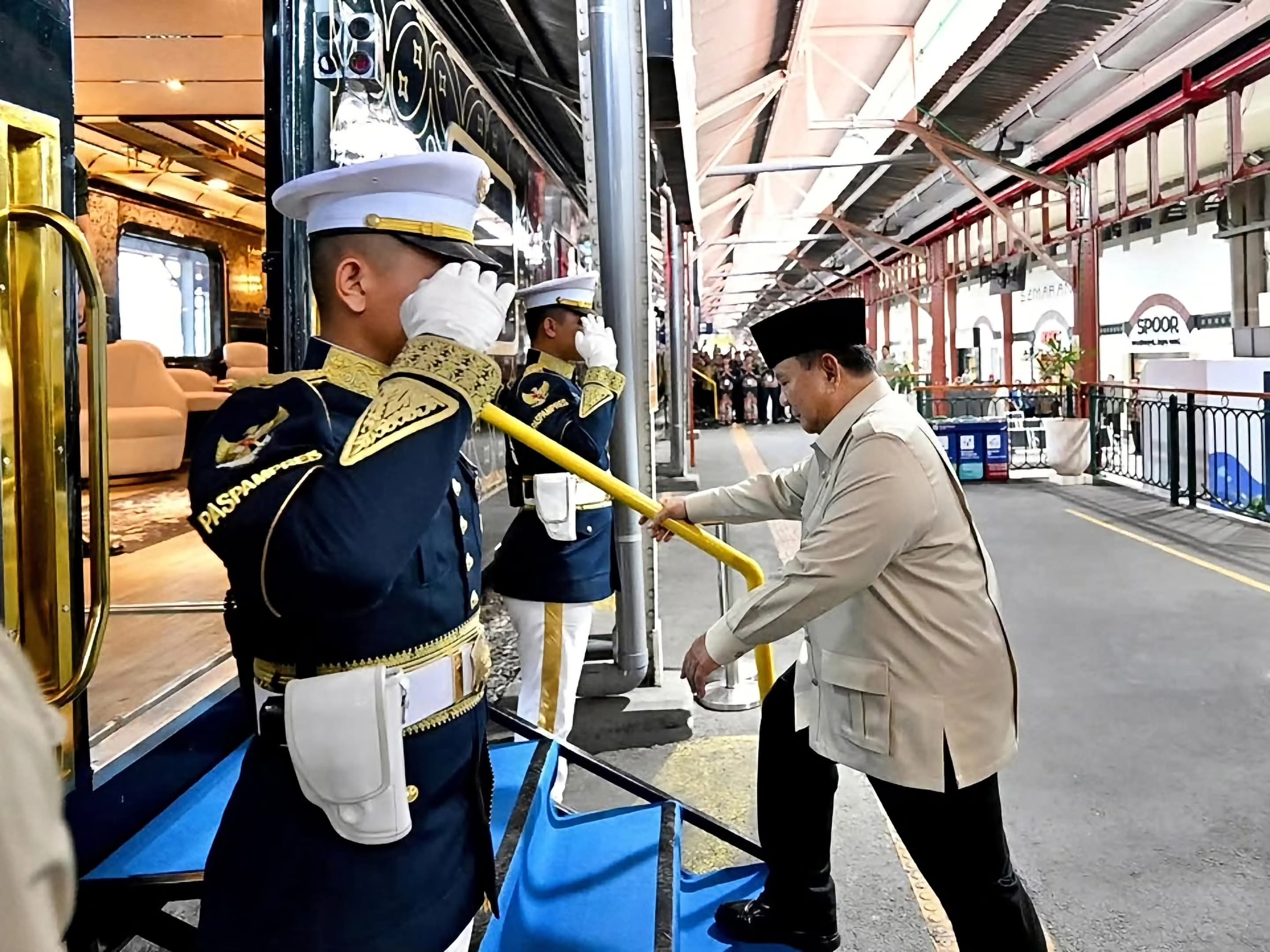 Presiden Prabowo Menuju Batang dengan KA Nusantara Explorer, Dukung Inovasi Perkeretaapian dan Pariwisata Nasional